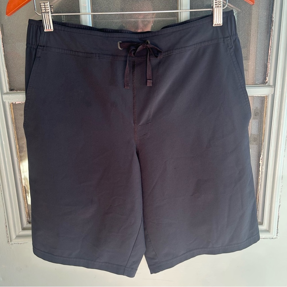 Oakley Men’s Shorts Casual Activewear Drawstring Board Shorts 19” Black Small